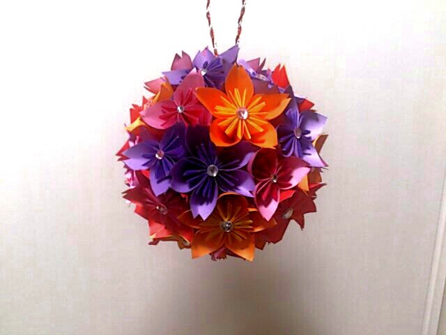 ダイソーの材料で♪ 簡単ひな祭りのフラワーボールの作り方 : 窪田千紘フォトスタイリングWebマガジン「Klastyling」暮らす＋スタイリング