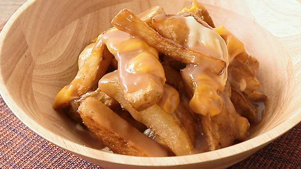 カナダの伝統料理、プーティンのレシピ