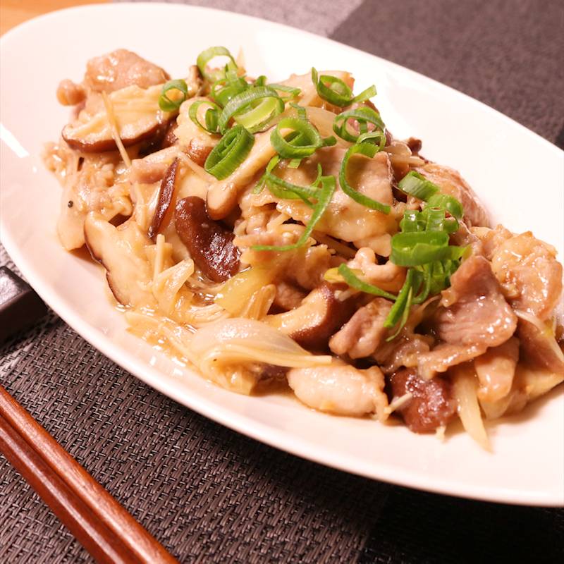 旨味ましまし♪『豚こまときのこのおかかバター醤油』