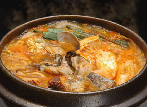 ヘムルタン」とは？韓国旨辛海鮮鍋の本格レシピや食べ方をご紹介