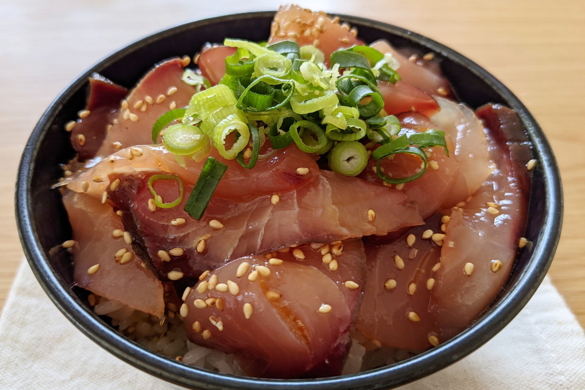簡単レシピ ブリのごま漬け丼の作り方