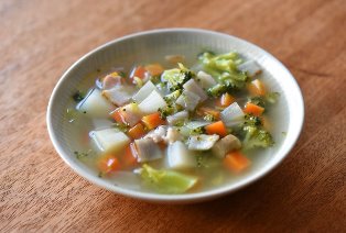 大根とトマトの洋風スープ お鍋に入れて煮込むだけ★