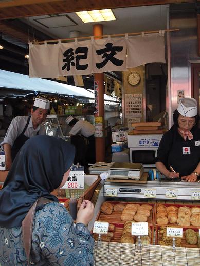 築地市場駅周辺のグルメ30選！場外市場の人気の丼から食べ歩きまで食べログまとめ