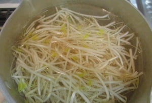 レンジで簡単副菜！ もやしとハムの洋風ナムル