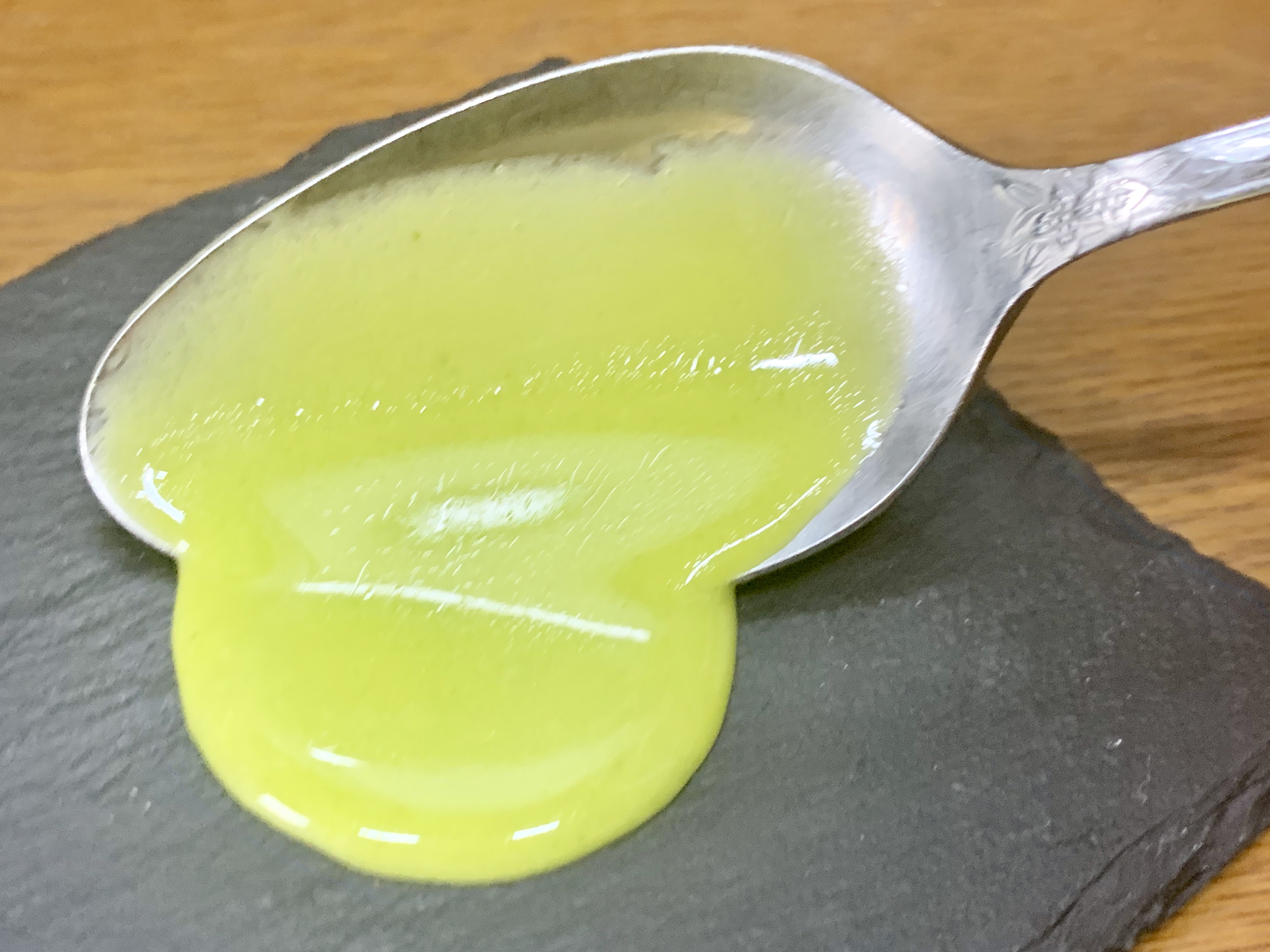 すずきのムニエル パセリソース