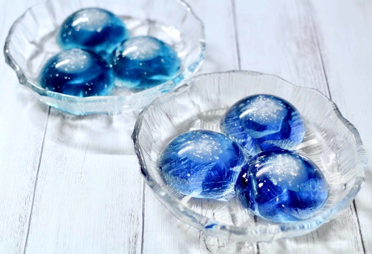 星空のブローチミニチュア 星空ゼリーケーキモチーフ見ているだけで癒される。キレイ