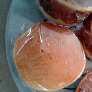 米粉と豆乳でもっちりどら焼き♪粒あん派ですか？こし餡派ですか？❤️ よかったら教えてください☺️✨ こんばんは🍀 @___negi_chanです😊💕 少しお久しぶりです😭 ３月は子どもたちの体調不良が続き バタバタになってしまいました 😭 ようやくみんな復活してきた