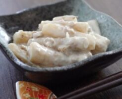 賛否両論の笠原シェフが教える黄金比で作る親子丼: なぎさフィルム