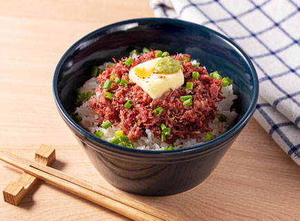 終電ごはん 『コンビーフユッケ丼』の作り方 – 簡単男飯レシピ・作り方 – GOHAN