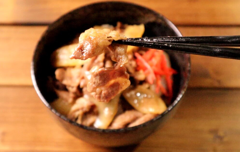 エバラすき焼きのたれで作る牛丼 - YouTube