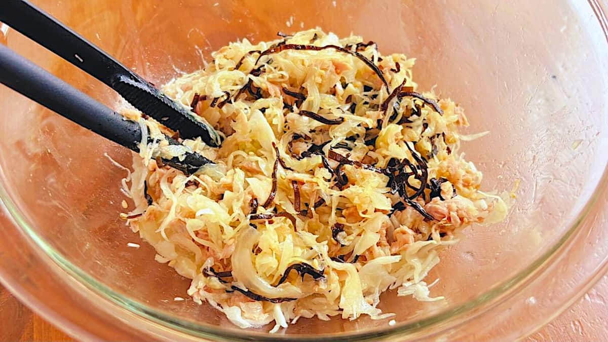 簡単背徳の塩こんぶバターパスタの作り方