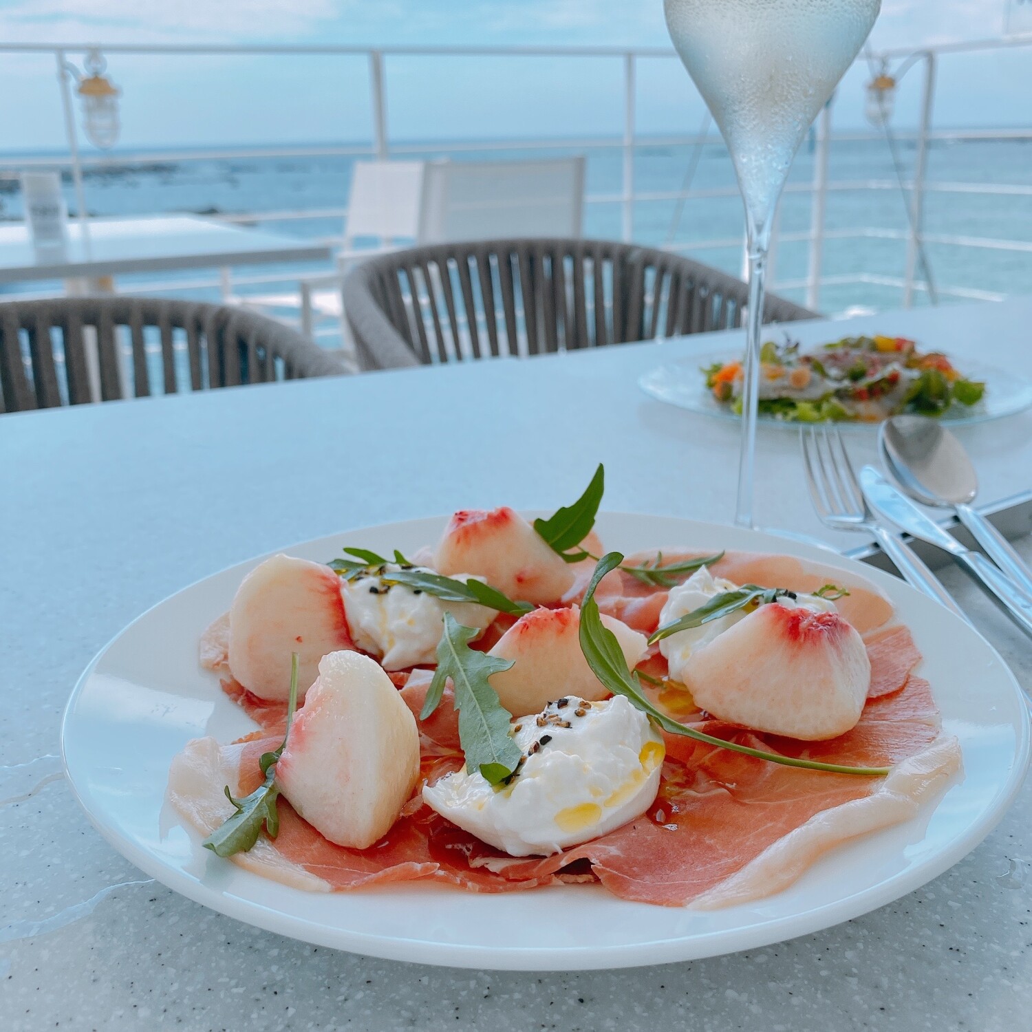 横須賀 海を感じるイタリアンレストラン「AzzurrA Mare SAJIMA アズーラ マーレ 佐島 」 - トイプーサニーとミントのたいよう日記