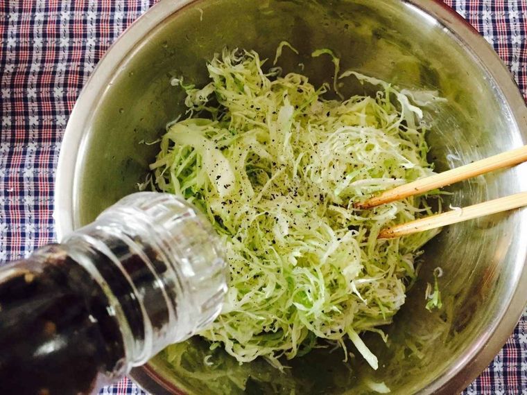 熱湯かけてあえるだけ！ 「無限湯通しキャベツ」がおいしすぎグルメの裏技ママテナ