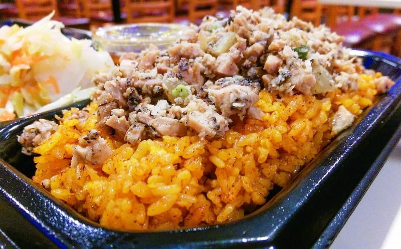 チャモロ料理プレート グアムルスランの世界食べ歩き&フライト日記 2