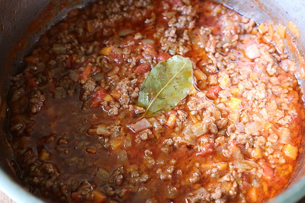 トマト缶でなすのミートソースパスタ