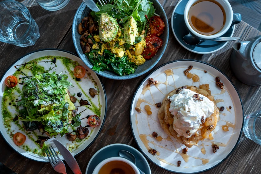 美味しそうな料理写真の撮り方とは？スマホでの撮影方法やインスタ映えするコツも