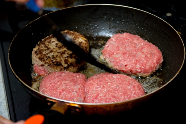 焼き方付き ハンバーグの冷凍保存方法と保存期間、厳選レシピ！ - 急速冷凍機の厳選比較サイト「春夏秋凍」