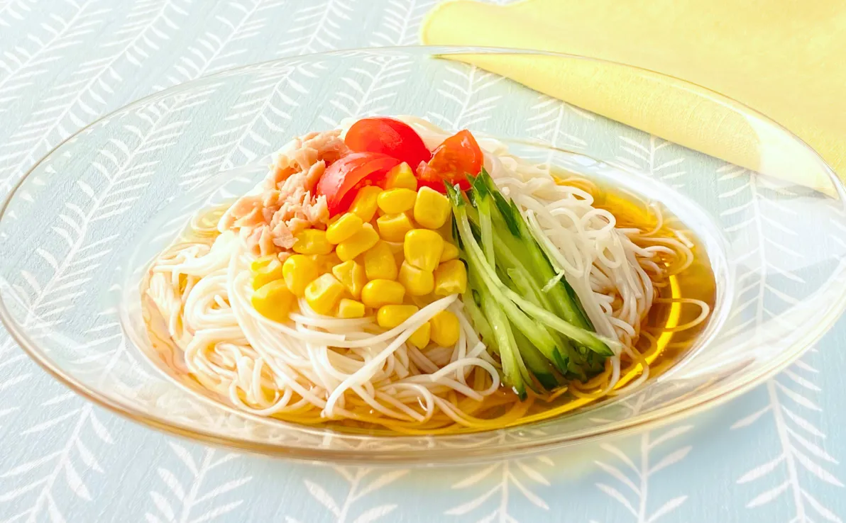 旨味が凄すぎてノックアウト🤤レンジで作るねぎ塩豚パスタねぎ塩と豚バラの組み合わせが好きすぎる。 豚の脂にねぎ塩のサッパリが合わさって食べる手が止まらへん！ペロッといけちゃいます🥺怖 豚バラがしゃぶしゃぶっぽくなるところも好き❤️ レシピ 1人分A