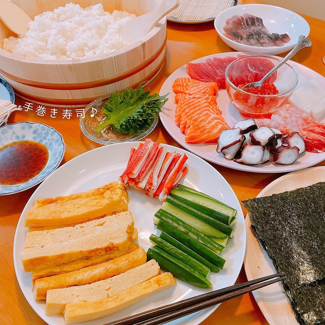 ビュッフェ風でも◎！具材いろいろ巻き寿司まとめレシピサイトNadia