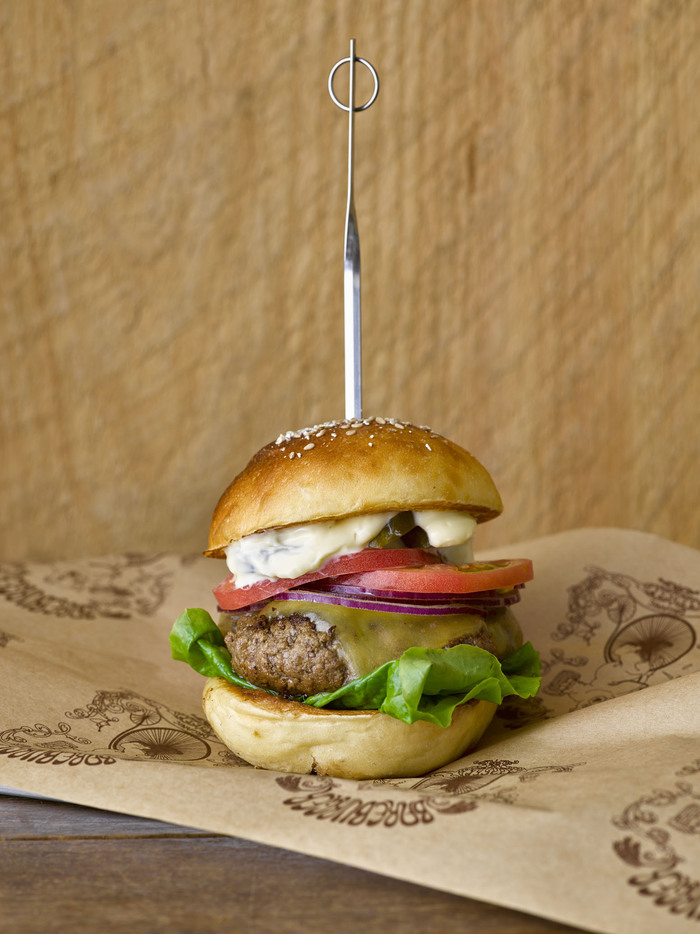 罪悪感もカロリーもたっぷりだけど食べたい！東京都内のジャンクフードショップ9選RETRIP リトリップ