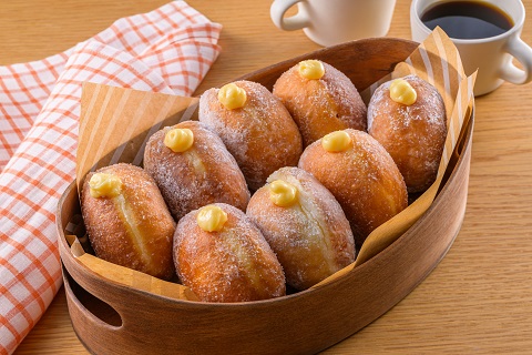 作り方＆材料はここ↓ @gk_hiroka 栄養たっぷりなかぼちゃドーナツ✨ 余りがちなお豆腐を使って食品ロスも意識したおやつです💓揚げたては本当にサクサク✨ めちゃくちゃおいしいのでぜひ体験してくださいね〜🥰 🥞栄養たっぷりかぼちゃドーナツ材料 12個分 ・ホット