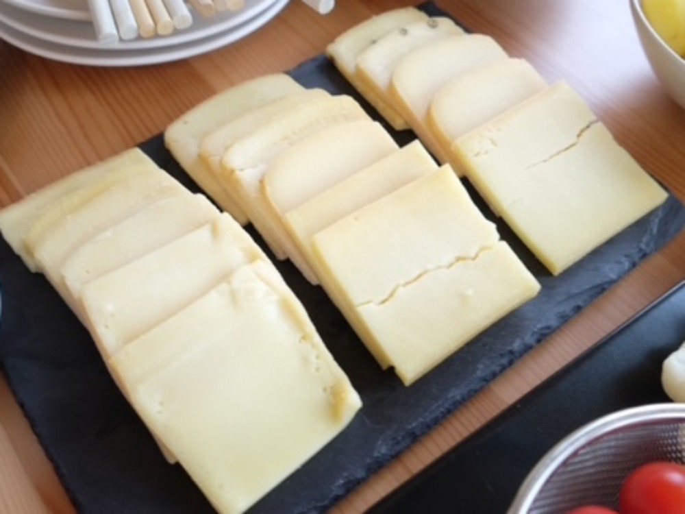 ラクレットチーズタッカルビ 一人前1,980円 税込2018.08.31韓国風鉄板焼・鍋工房 鉄鍋屋