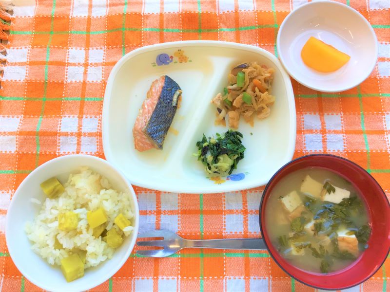 さつまいもごはんと豚バラもやしの献立 2024年3月28日の夜ごはん我が家の献立の記録、糖尿病で食事制限、リウマチの記録