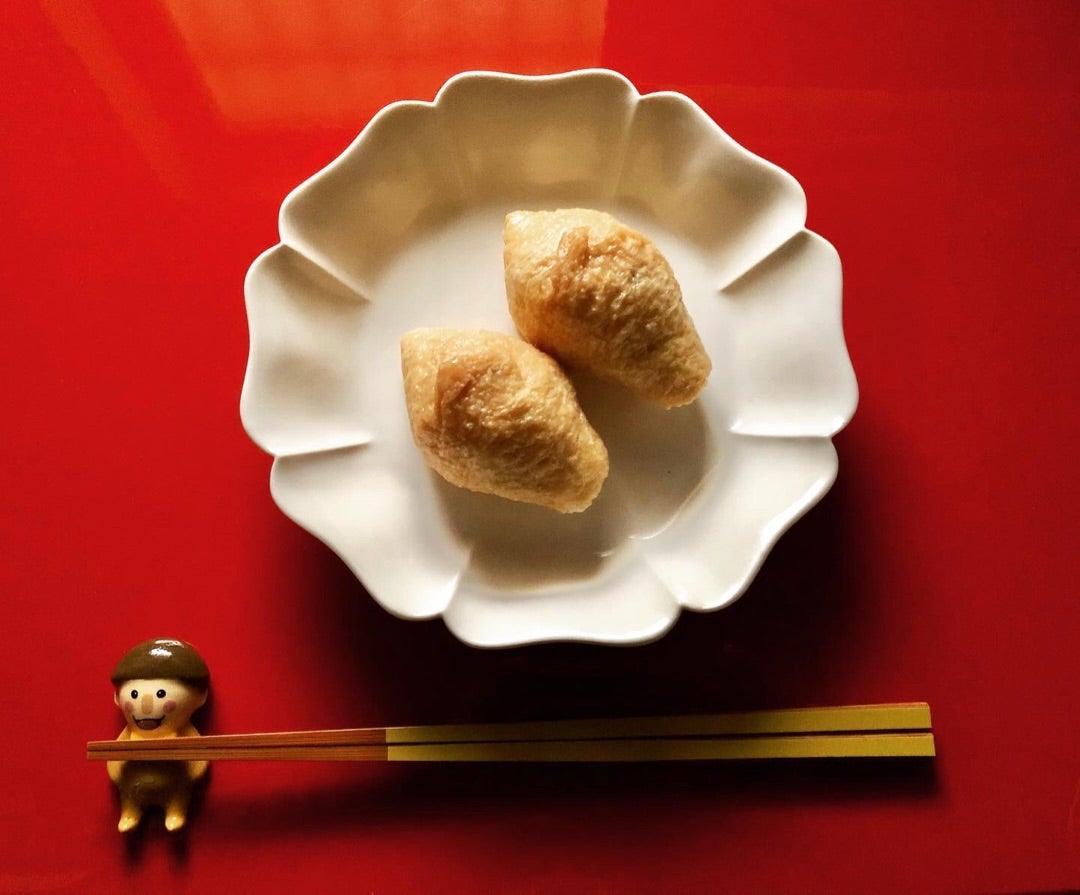 関西の三角いなり寿司71563791 の写真素材 - アフロ