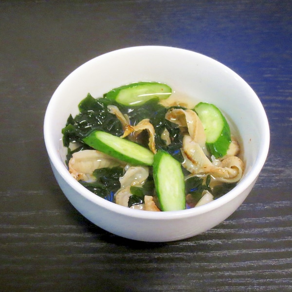 ホタテとキュウリ、ワカメの酢の物遊歩者 只野乙山