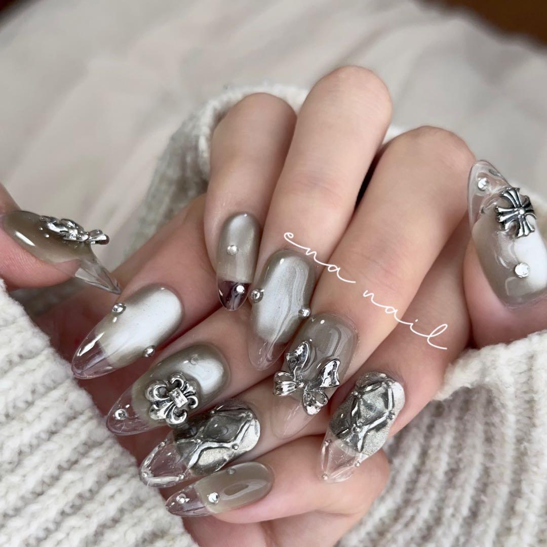 クリアフレンチ♥️💕 . こちらは長さだし必須メニューなので、 ご予約時にお伝えくださいませ⚠︎ .ネイル nail ネイルデザイン ニュアンスネイル オーロラネイル クリア ネイル フットネイル footnail マグネットネイル うるうるネイル 韓国ネイル 네일 クリアフレンチ