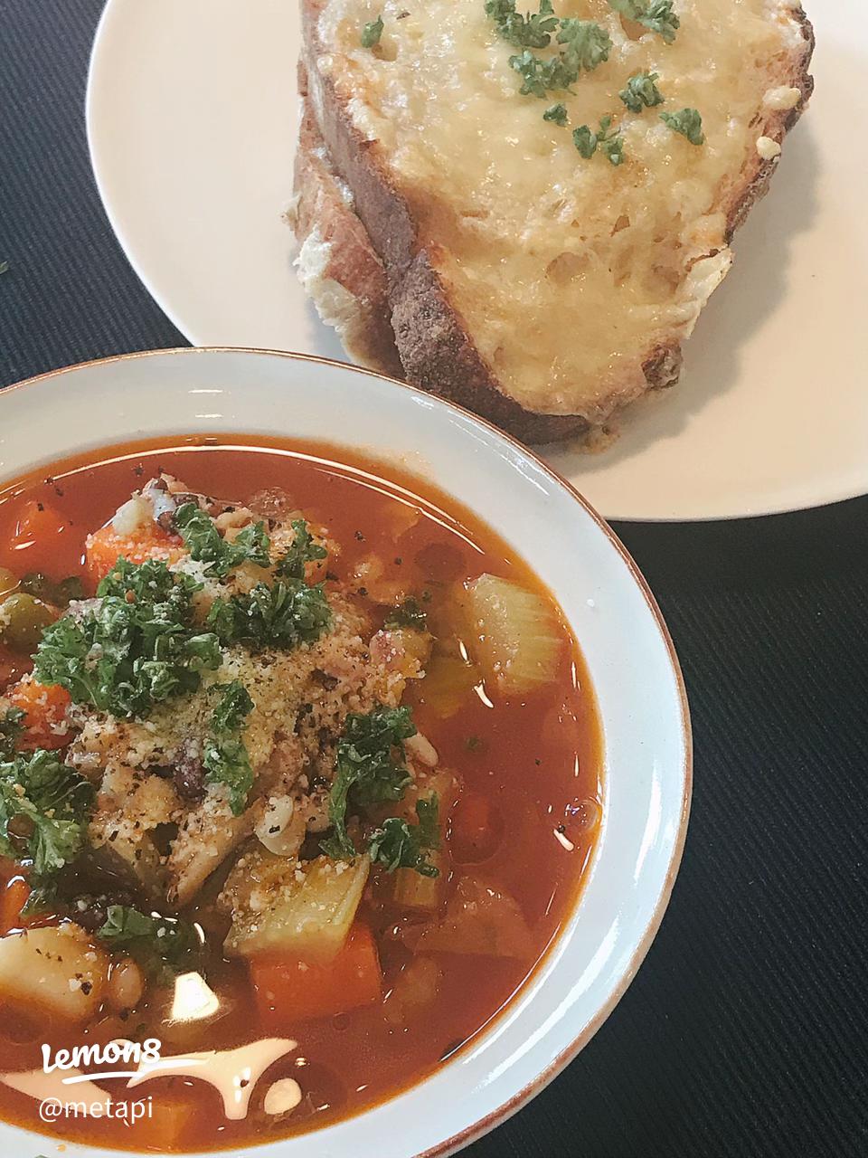 トマト缶不要! 簡単タンパク質豊富なミネストローネレシピ