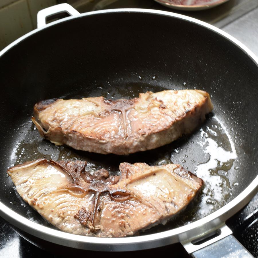 これは豪快！元まぐろ船コック長が教える「まぐろの旨い食べ方」2つサライ.jp小学館の雑誌『サライ』公式サイト