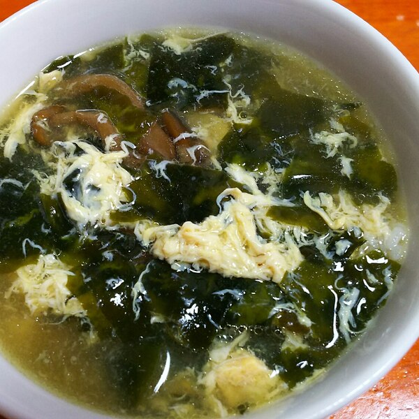 なめことにらの中華スープ