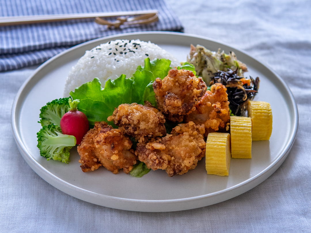 基本の作り方 定番の味！鶏の唐揚げの作り方 〜サクッとジューシーに揚げるコツ