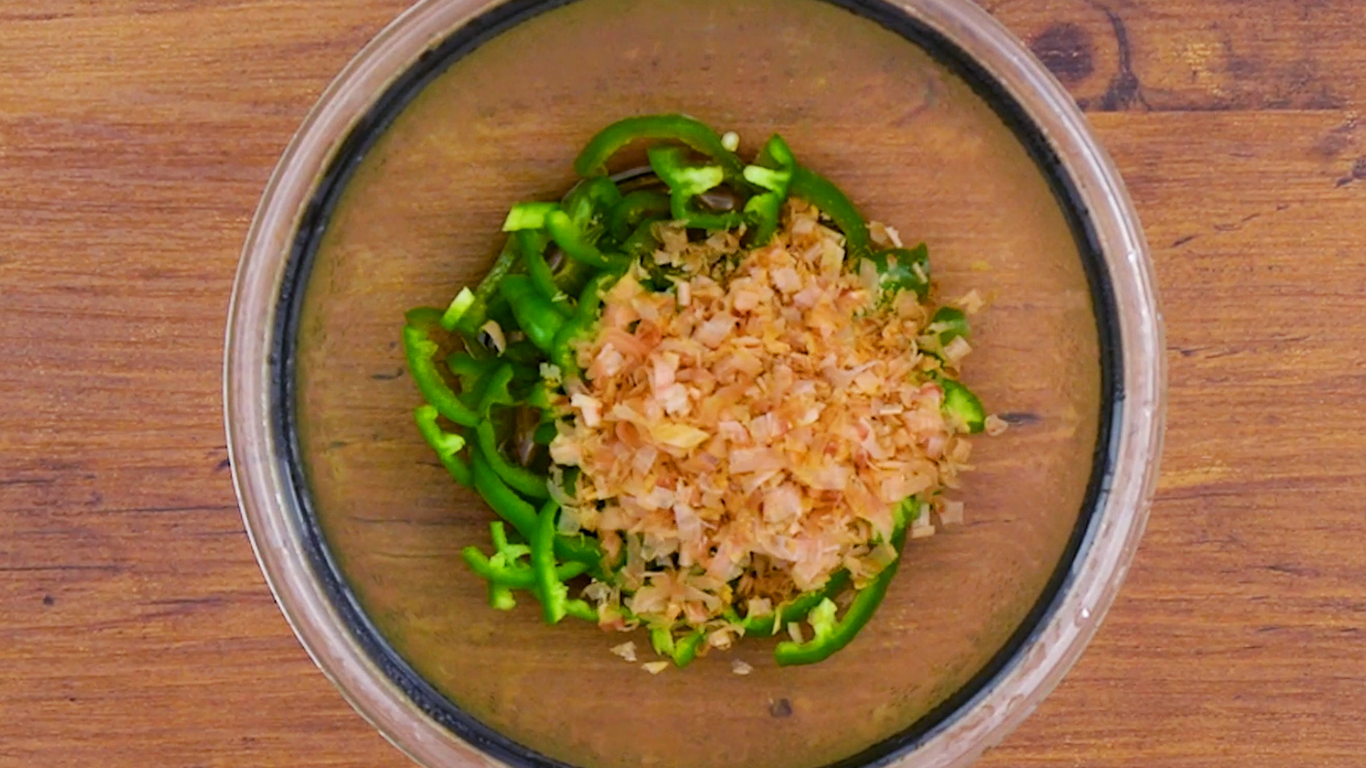 ピーマン×玉ねぎ レンジで作る『ピーマンと玉ねぎのおかか煮』コジカジ