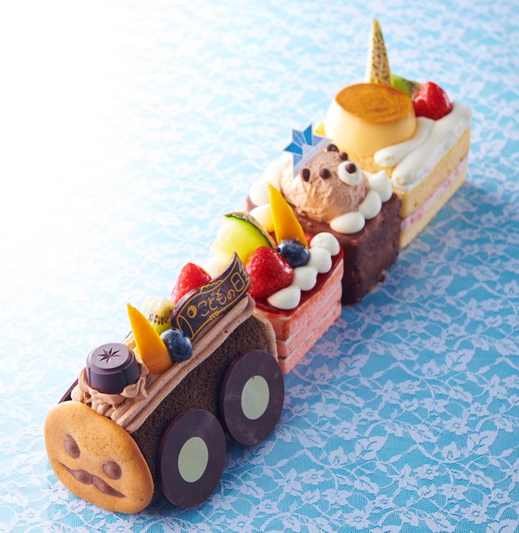 シャトレーゼのクリスマスケーキ2023。大粒苺「きらび香」を使った豪華ケーキなど48種のケーキたち - OZmall