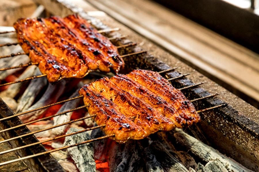 成田 駿河屋 特選うな重、鰻煮こごりハイボールはチェイサーです