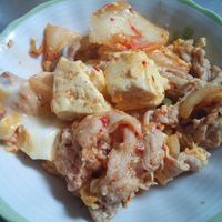 料理界に激震が走るほど簡単で旨い！！！材料投げ込むだけのキムチ豆腐がヤバい