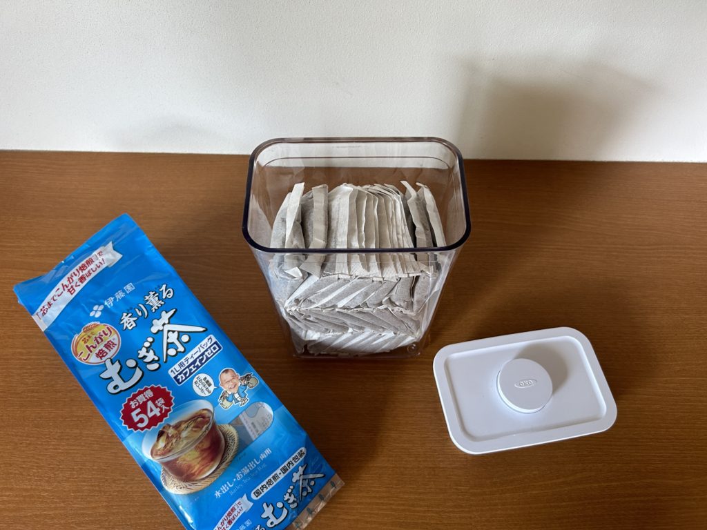 100均フタの立つケース“詰め替えない派”まで思わず詰め替えたくなるメリットとは？ - 片づけ収納ドットコム