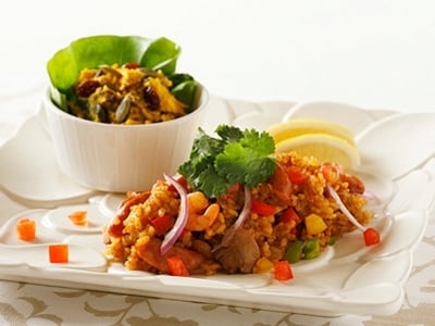 ぱんだ おうちごはん𓎩 グルメ𓌉◯𓇋炊飯器で簡単ジャンバラヤ🇺🇸 月曜日の夕ごはんです🫶 ＊チキンジャンバラヤ ＊塩だれきゅうり＊もやしとしめじのスープチキンは一枚肉ではないため、炊飯器に入れると