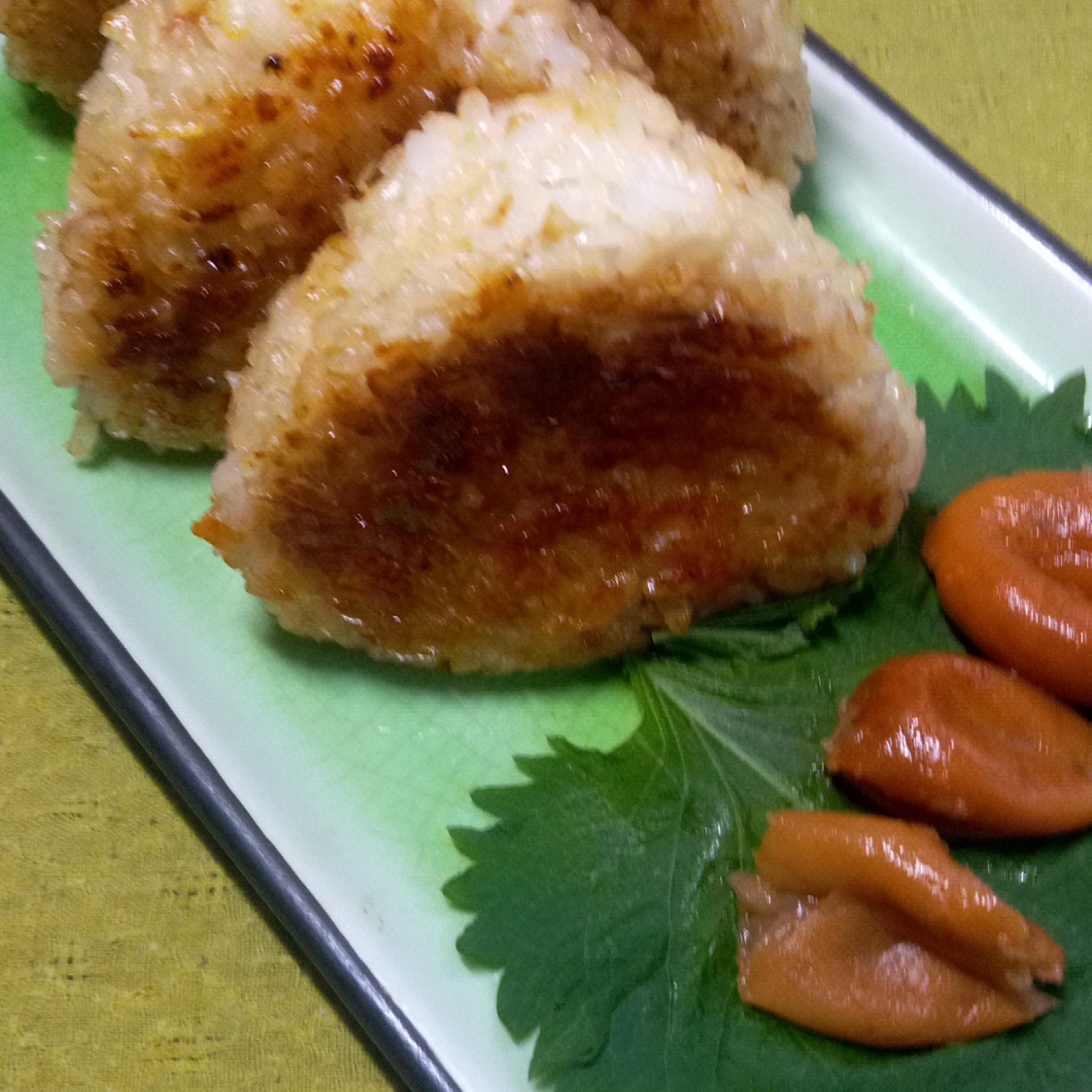 味付けはめんつゆだけ！焼きおにぎりのおすすめレシピ3選の人気レシピ・作り方デリッシュキッチン