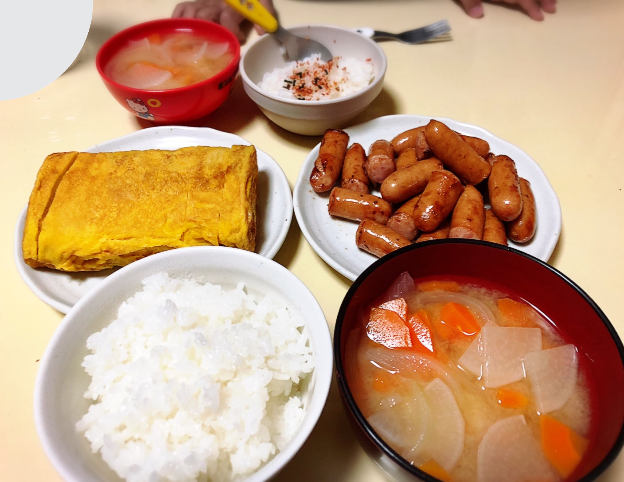 ウインナーメインの夕飯向け人気レシピ15選！献立メニュー例も紹介！ ちそう