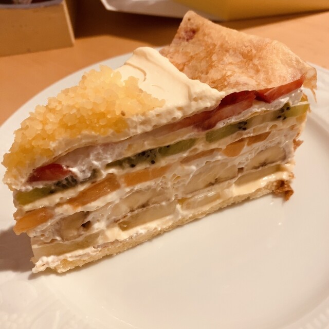 ミルクレープ HARBS ハーブス 六本木ヒルズ店 の口コミ一覧おいしい！が増えるグルメアプリ「SARAH」