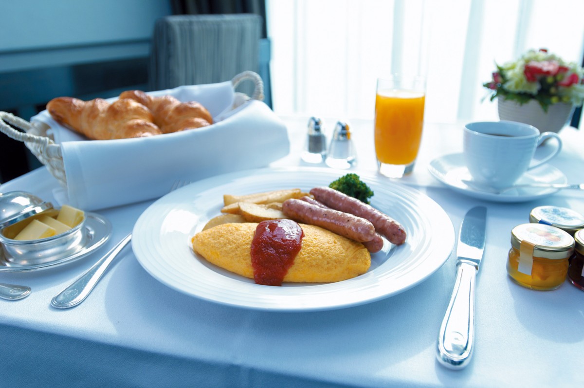 アメリカンブレックファストベーコンスクランブルエッグ - ベーコンのストックフォトや画像を多数ご用意 - ベーコン, 動物の卵, 玉子 - iStock