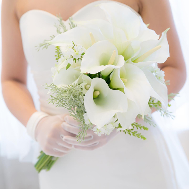 パステルカラーのクラッチブーケ花次郎のウェディング ブーケ生花高品質で安い おしゃれ人気のブーケを大阪・神戸にお届け結婚式ブライダルブーケ