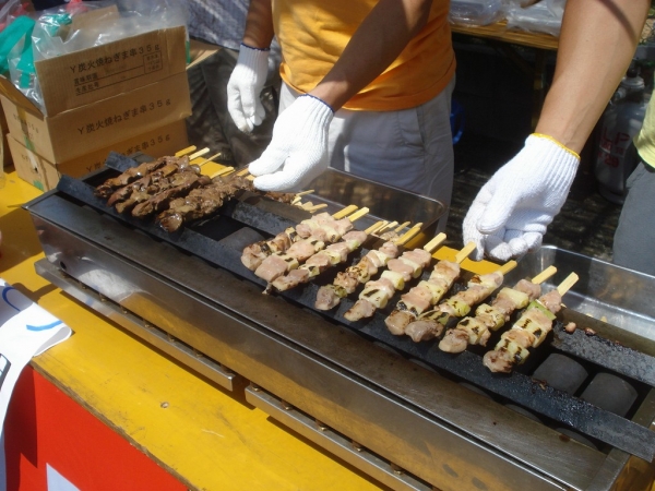 送料無料 『箱買いでお得！ジャンボ牛串１００ｇが１００本 10本×10袋 』 BBQにお祭り屋台に学園祭に人気者です！業務用セットBBQバーベキュー: 食福亭 味革 - 通販 - Yahoo!ショッピング