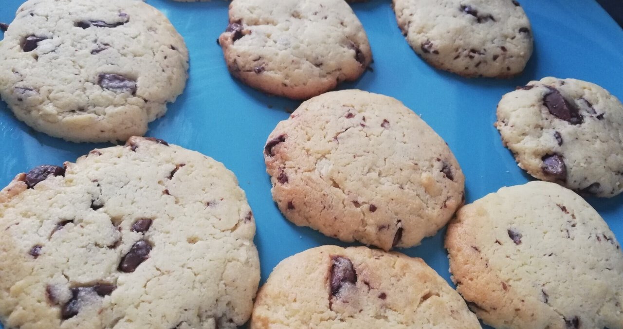 ステラおばさんへの挑戦レシピ🍪@kiki_kurashi さんの投稿をお借りしました❕ ・ .﻿ こんばんは‪ *ˊᵕˋ*﻿ ﻿ ス〇ラ おばさん目指して﻿ 頑張ってみました❣️﻿ ﻿ 見た目はなかなか﻿ いい感じだと思います🥳❤﻿ ケチらずにチョコチップもっと﻿入れたら良かったです‬