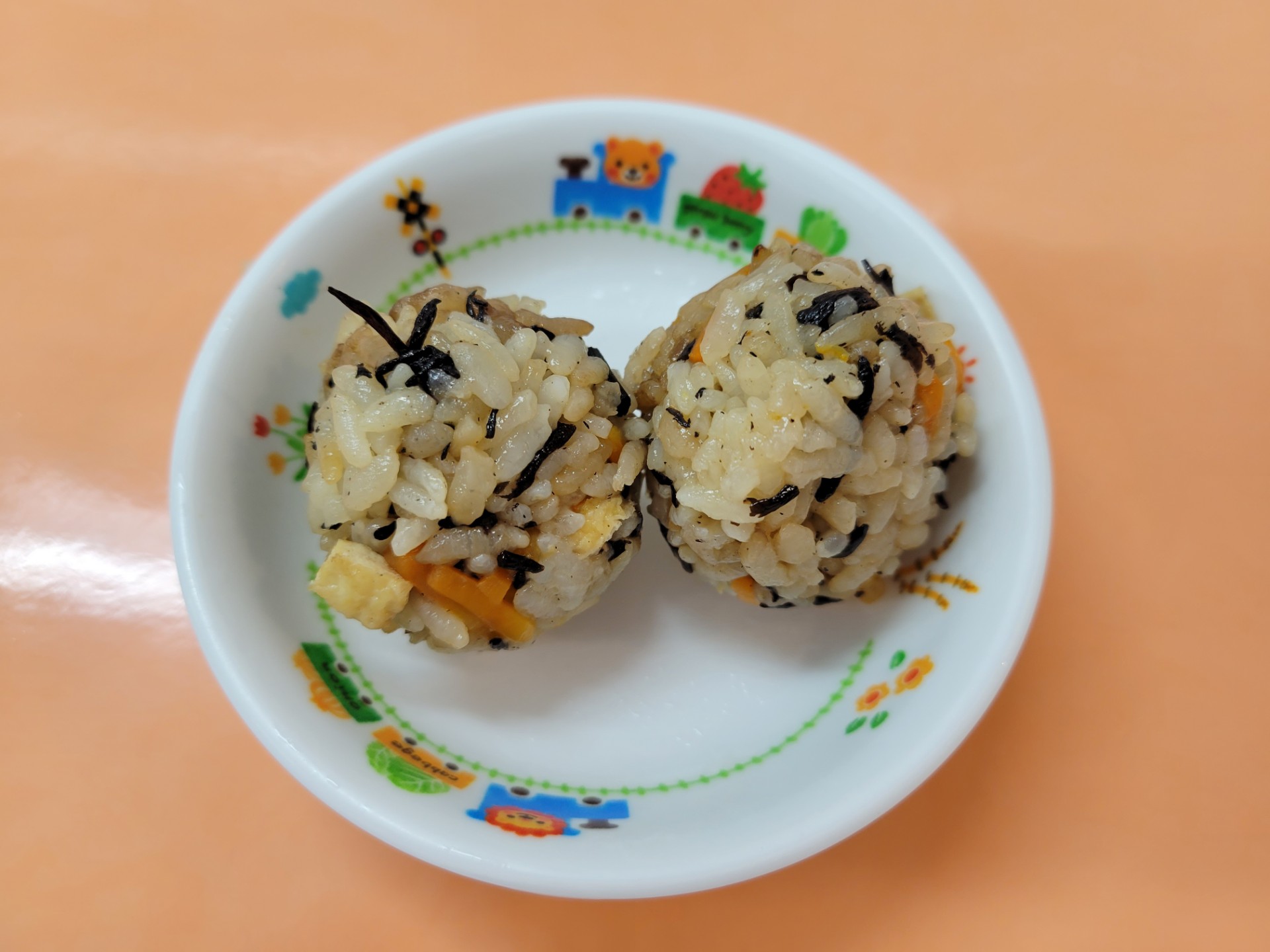 ご飯にかけても♪鶏ひじきそぼろ煮きっずごはん