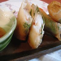 海老とはんぺんのプリフワ春巻き