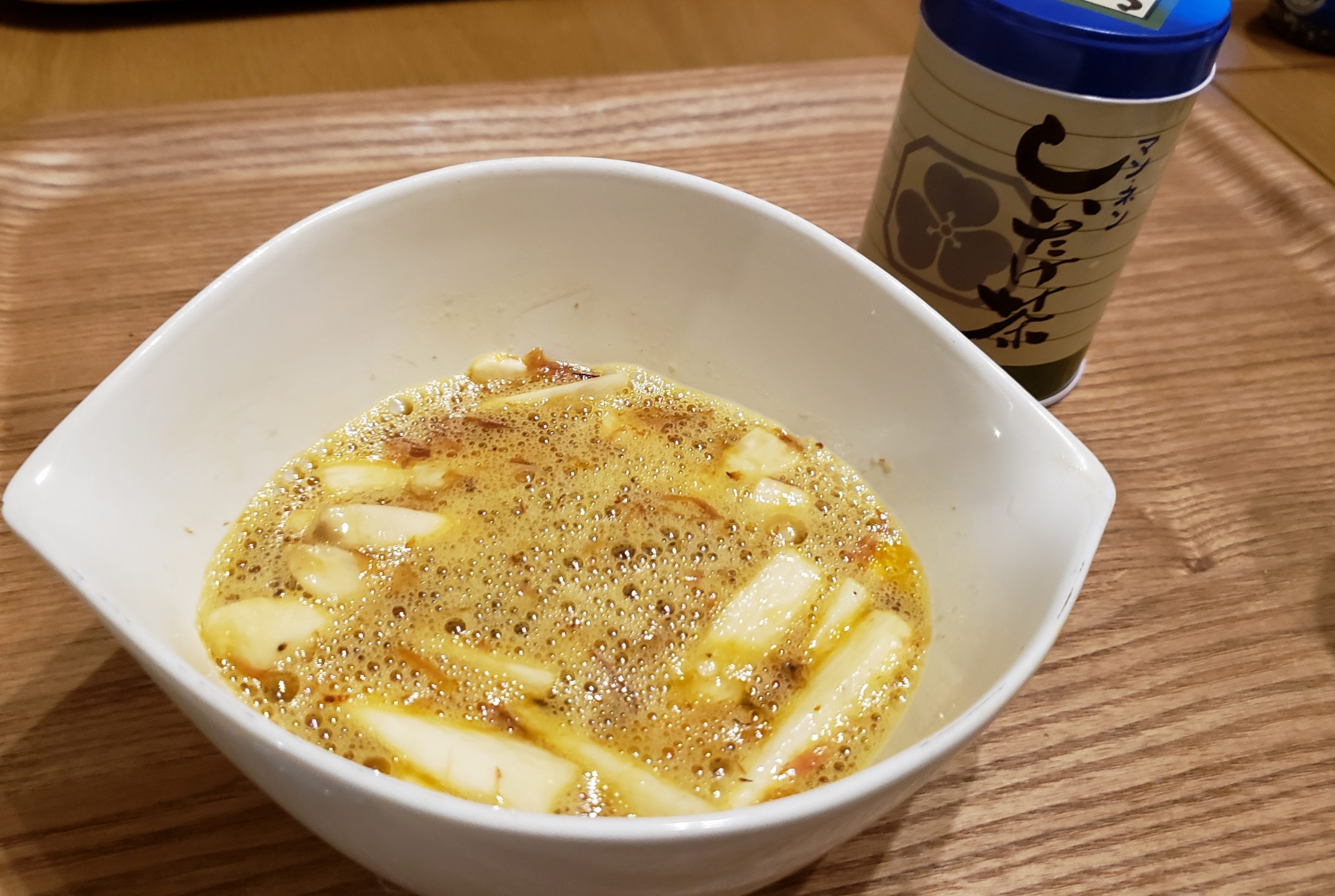 食感がいい「細切り山芋と漬けマグロの山かけ」